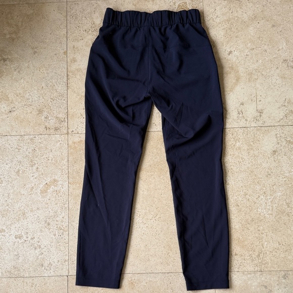Lululemon On The Fly Crop Pant Midnight Navy Blue Sz 2 - Picture 5 of 7